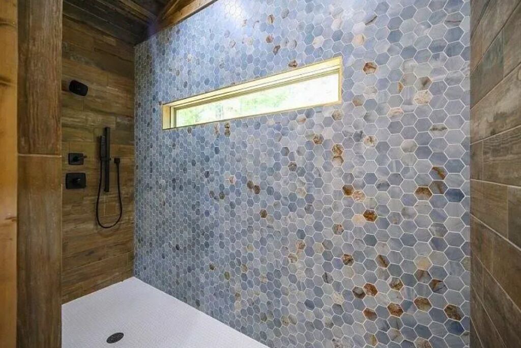 Photo of Bathroom in Broken Bow
