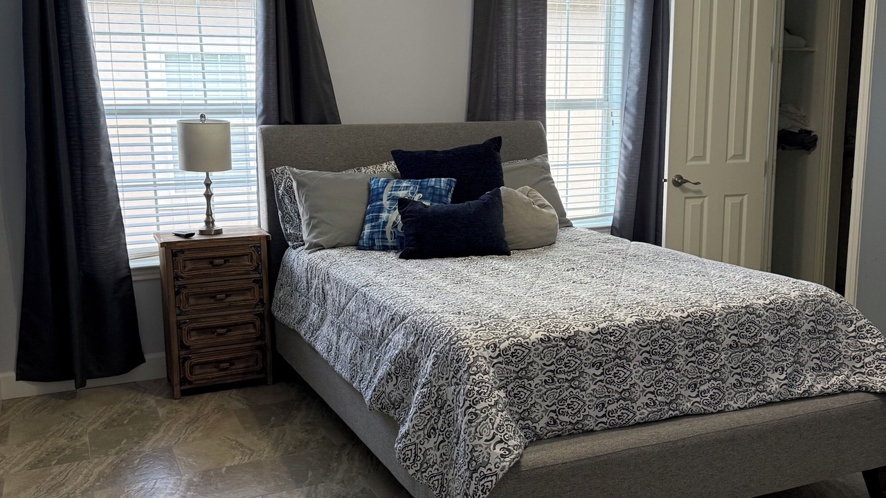 Photo of Bedroom in Seven Coves