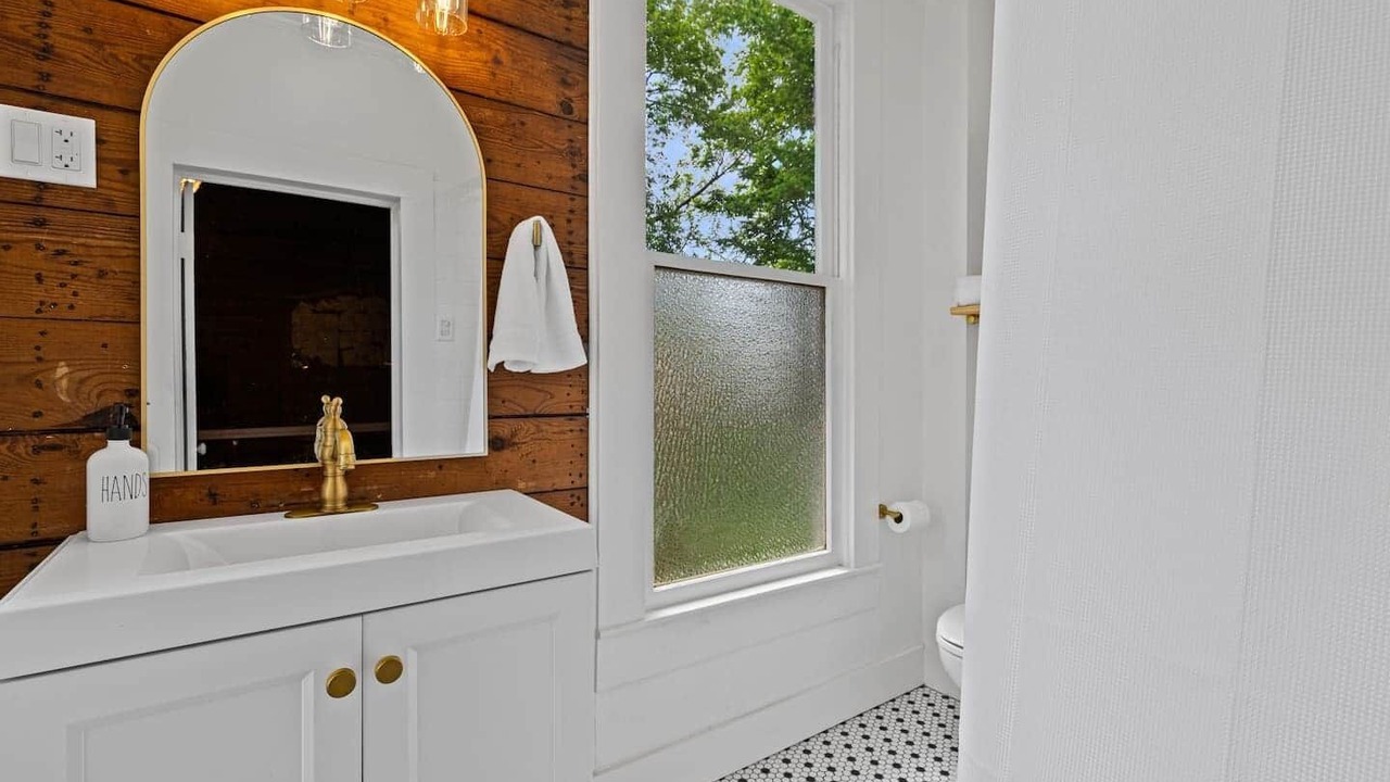 Photo of Bathroom in Gladewater