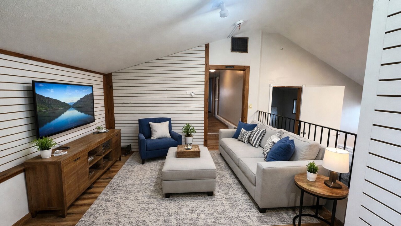 Photo of Livingroom in Oswego
