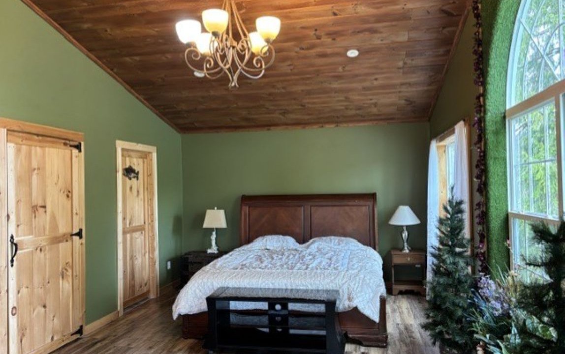 Photo of Bedroom in Clay