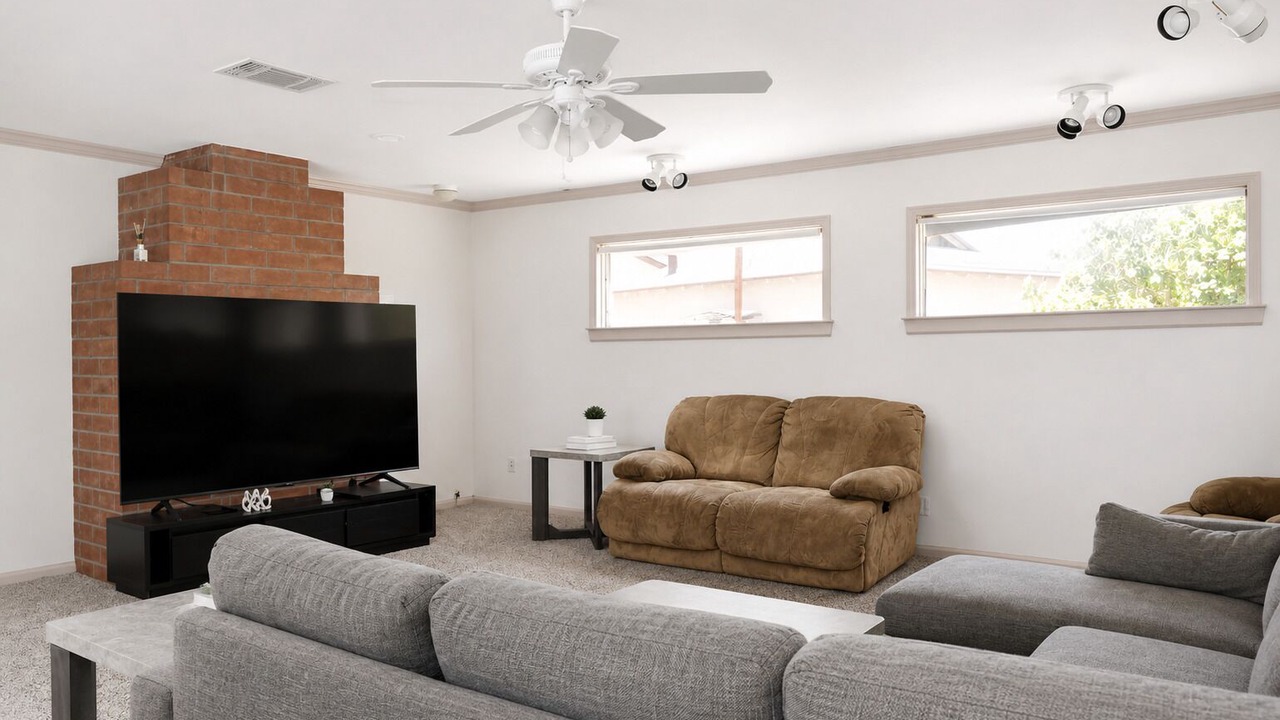 Photo of Livingroom in Hanford