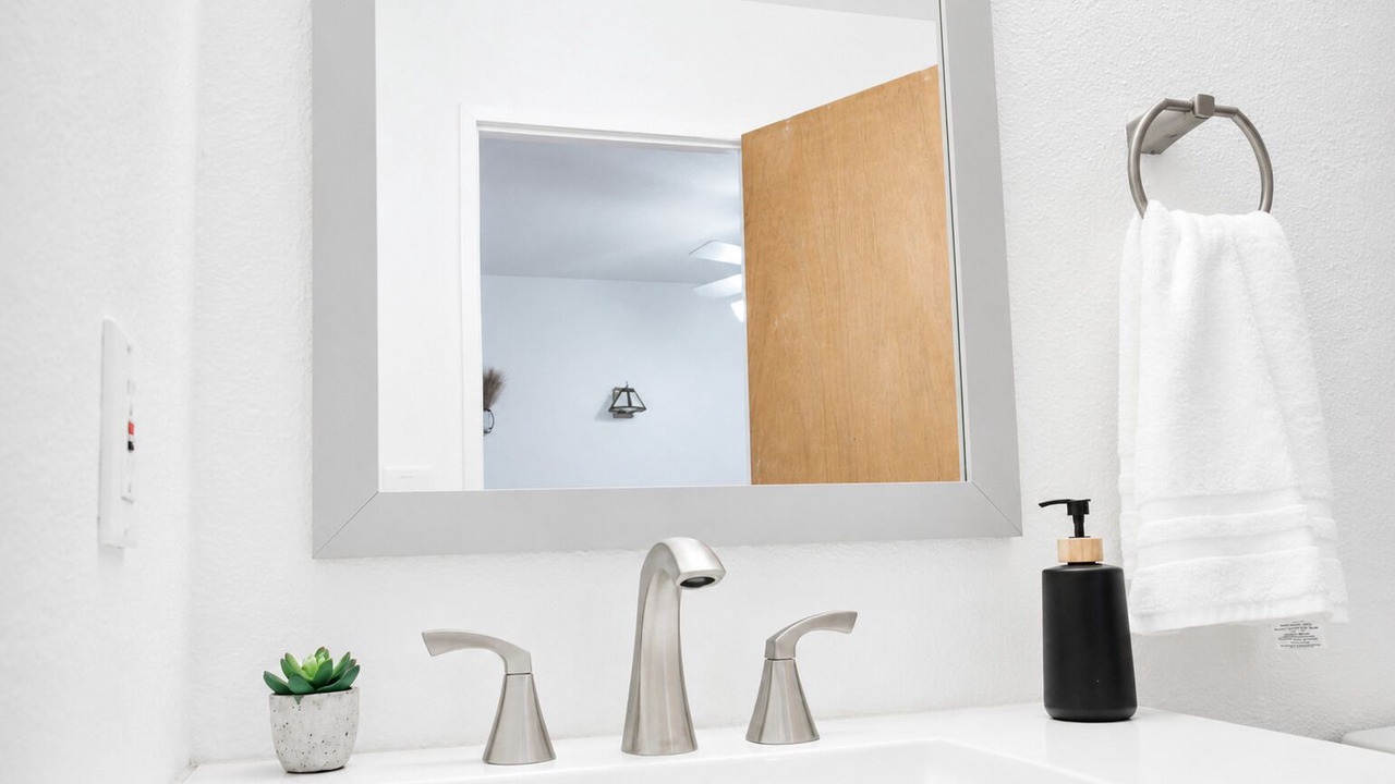 Photo of Bathroom in Hanford
