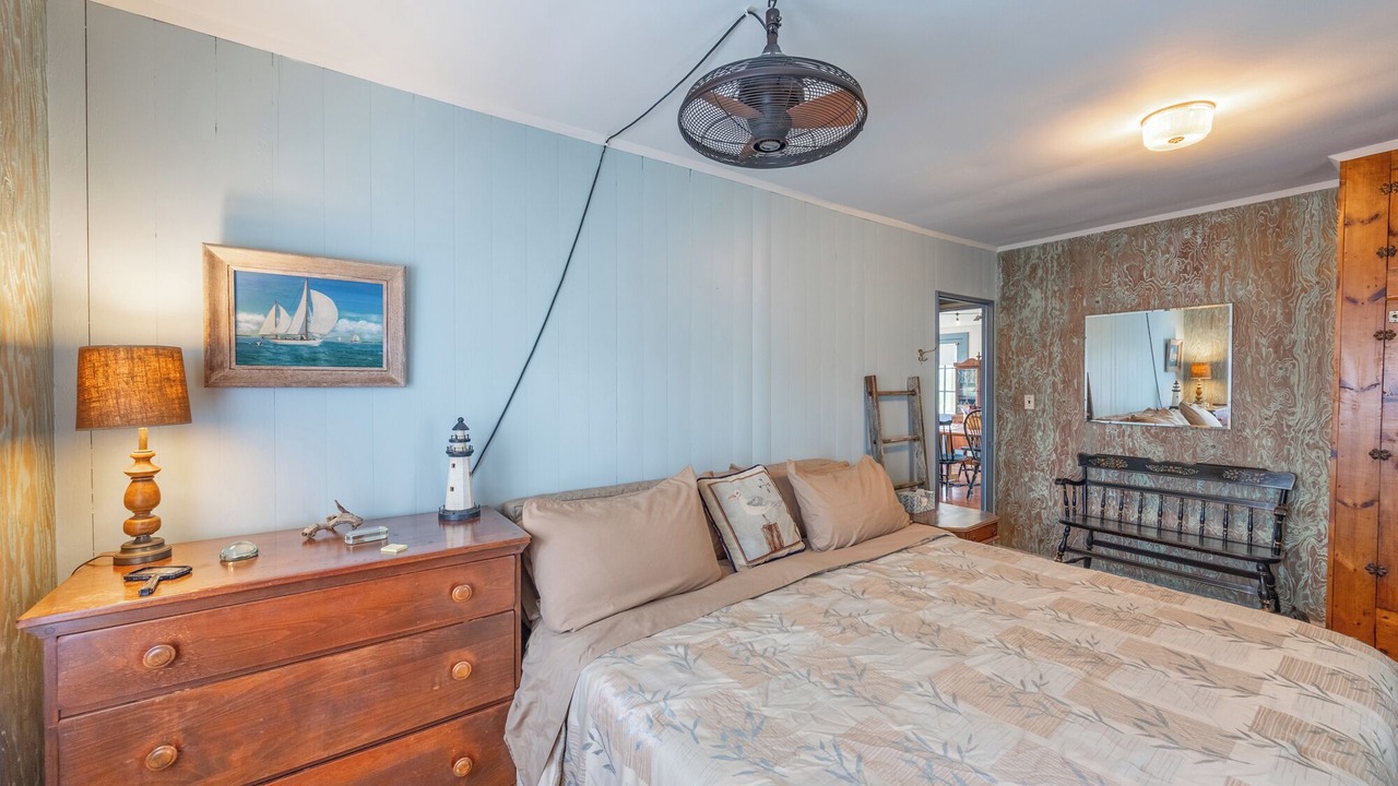 Photo of Bedroom in Weweantic