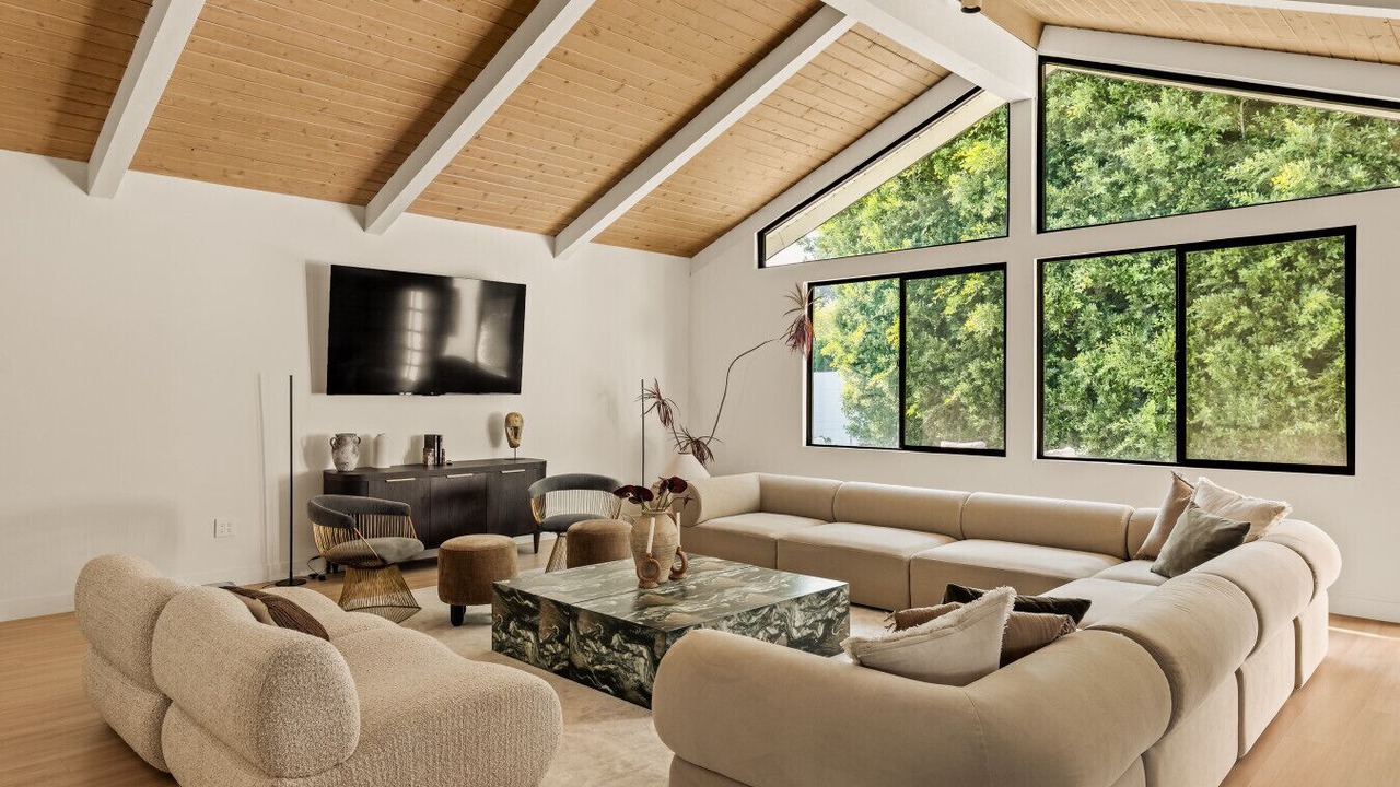 Photo of Livingroom in Universal City