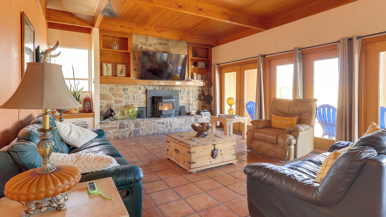 Photo of Livingroom in Sierra County