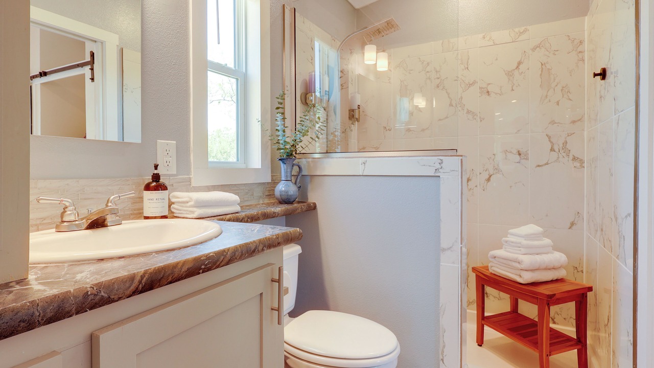 Photo of Bathroom in Portal