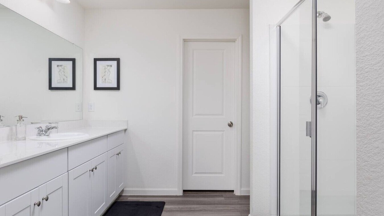 Photo of Bathroom in Edgecliff Village