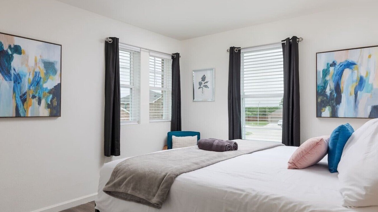 Photo of Bedroom in Edgecliff Village