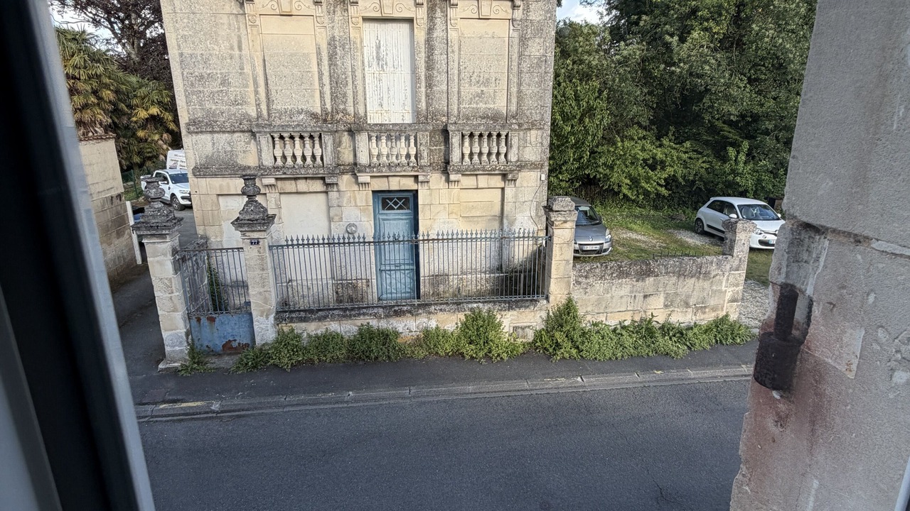 Photo of Others in Pons