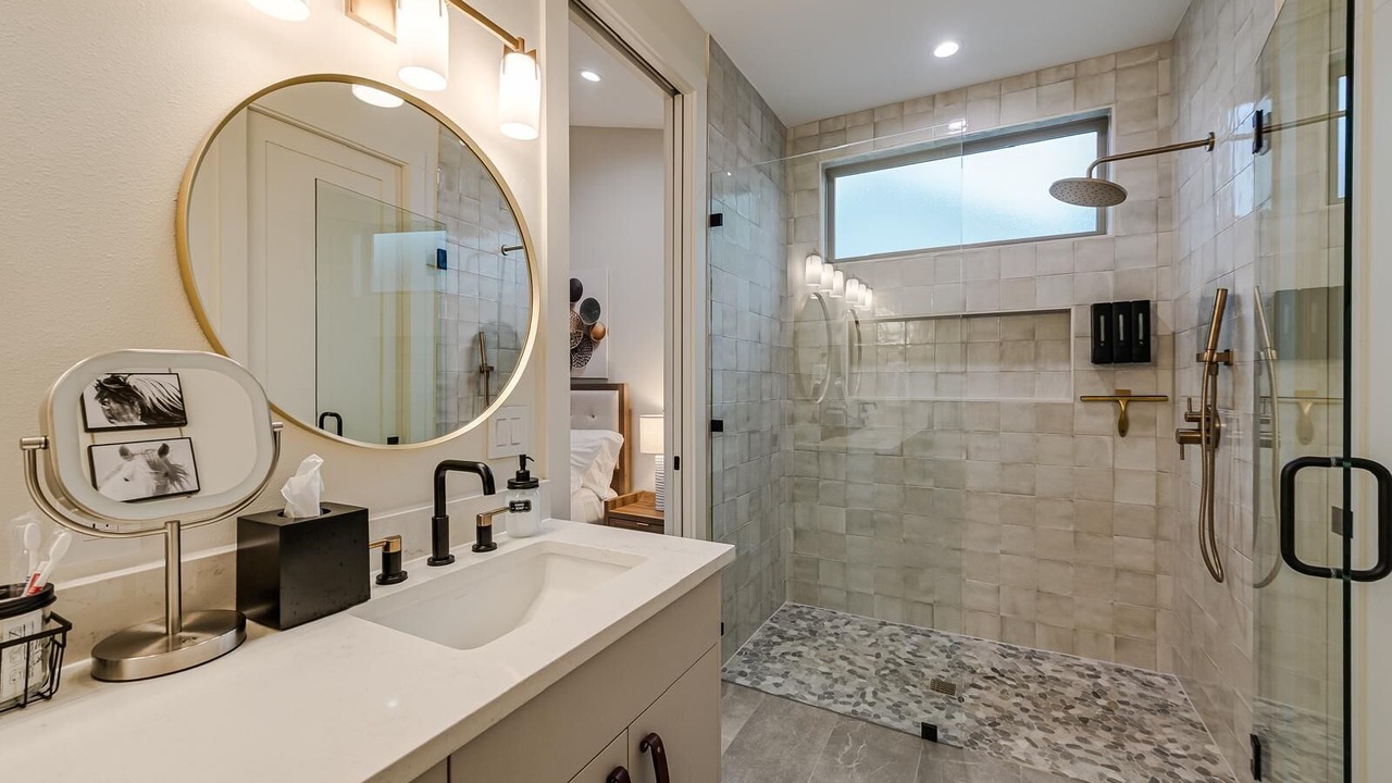 Photo of Bathroom in Govalle