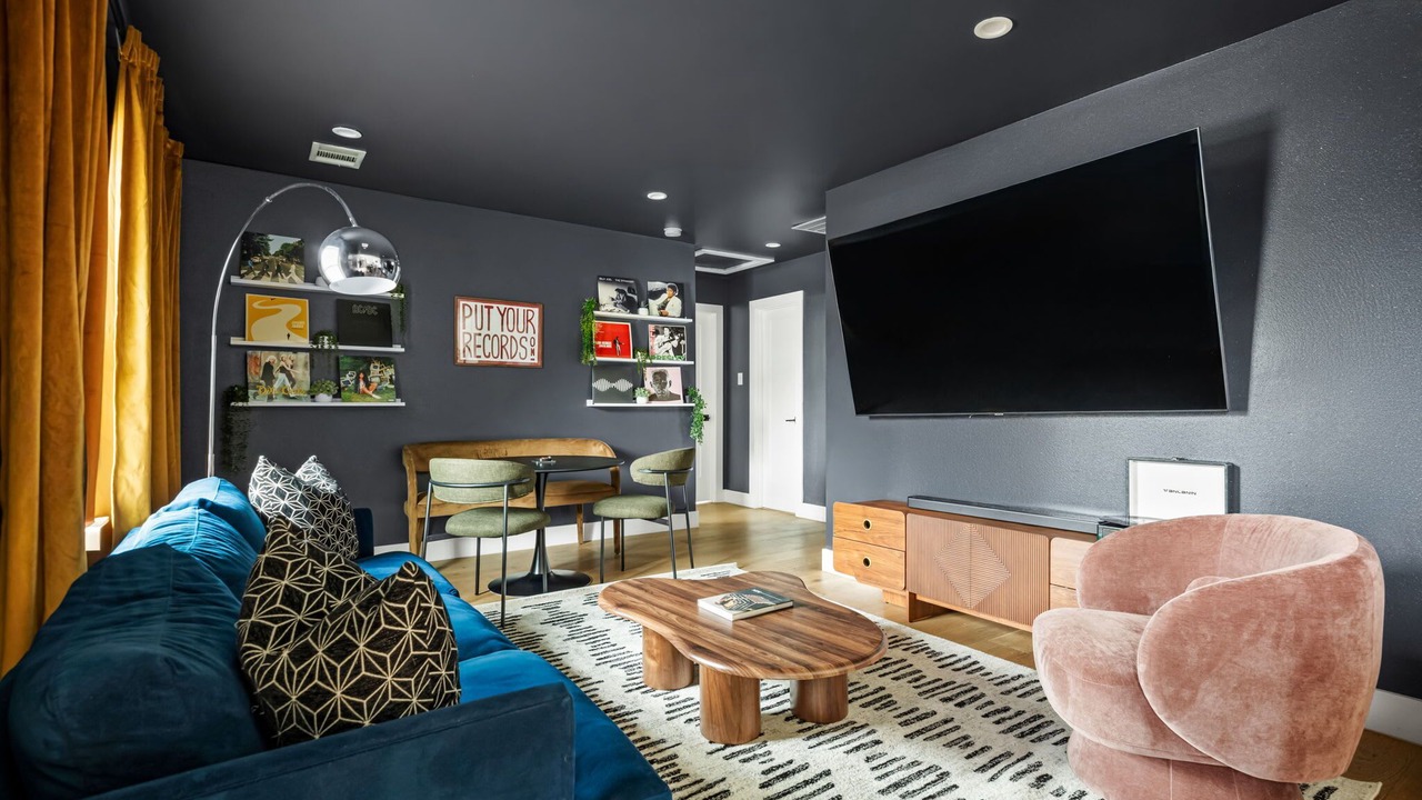 Photo of Livingroom in MLK