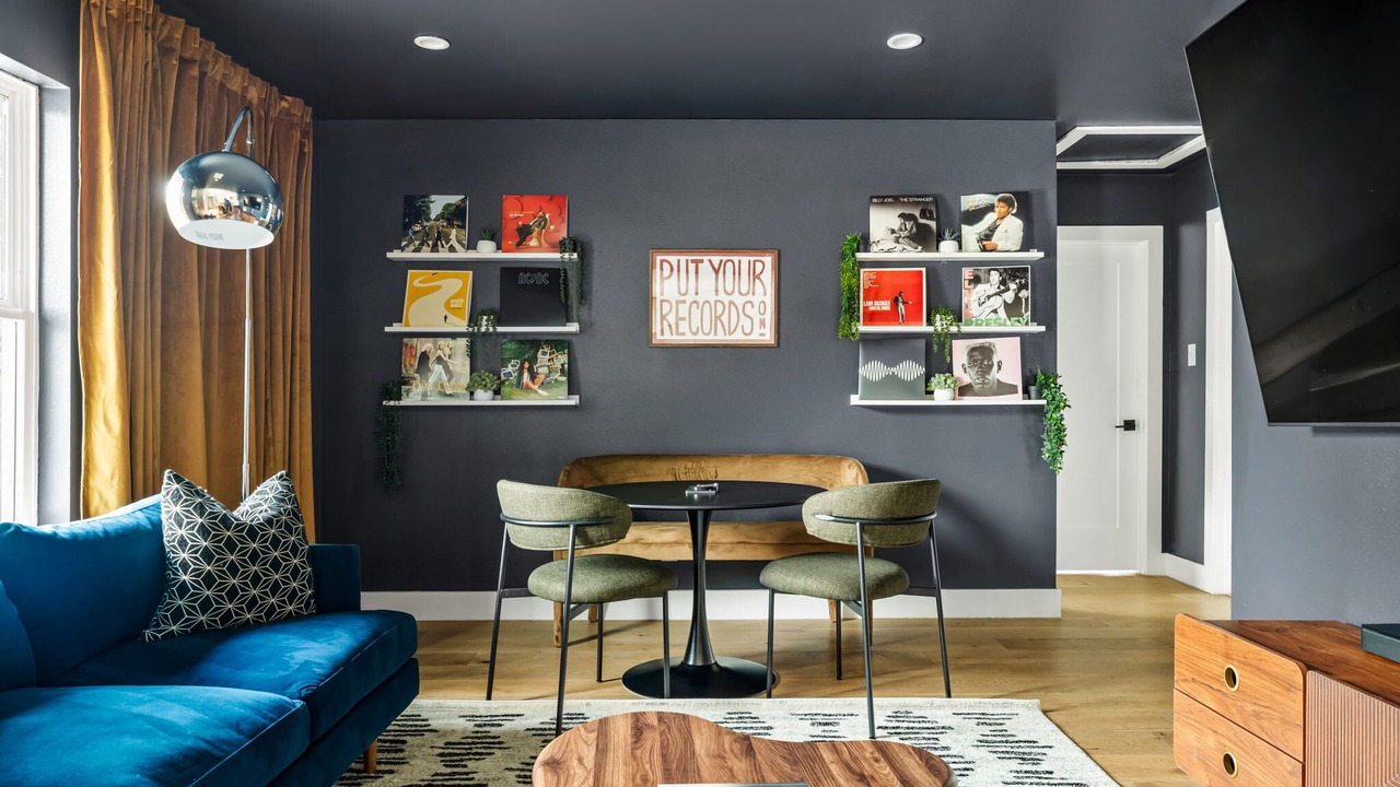 Photo of Livingroom in MLK