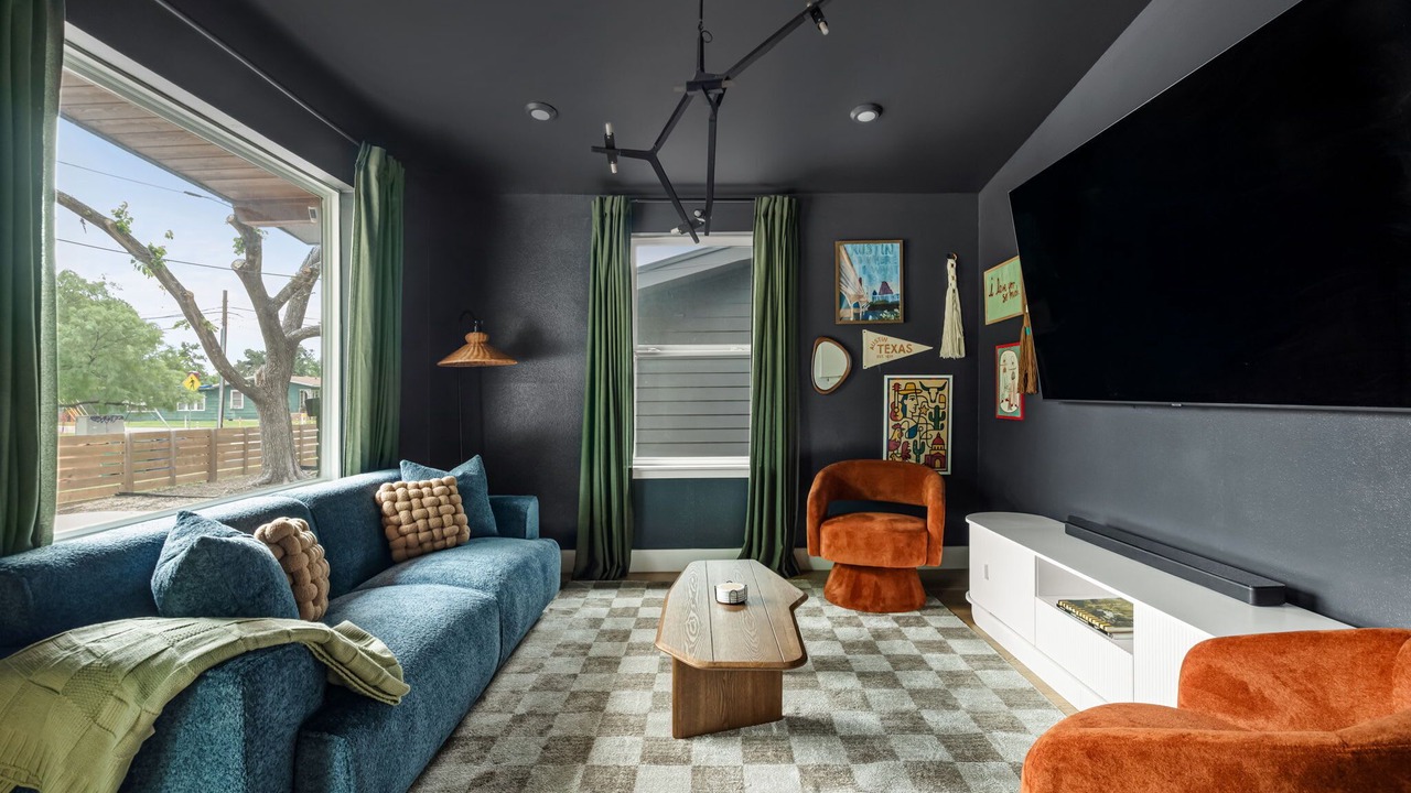 Photo of Livingroom in MLK