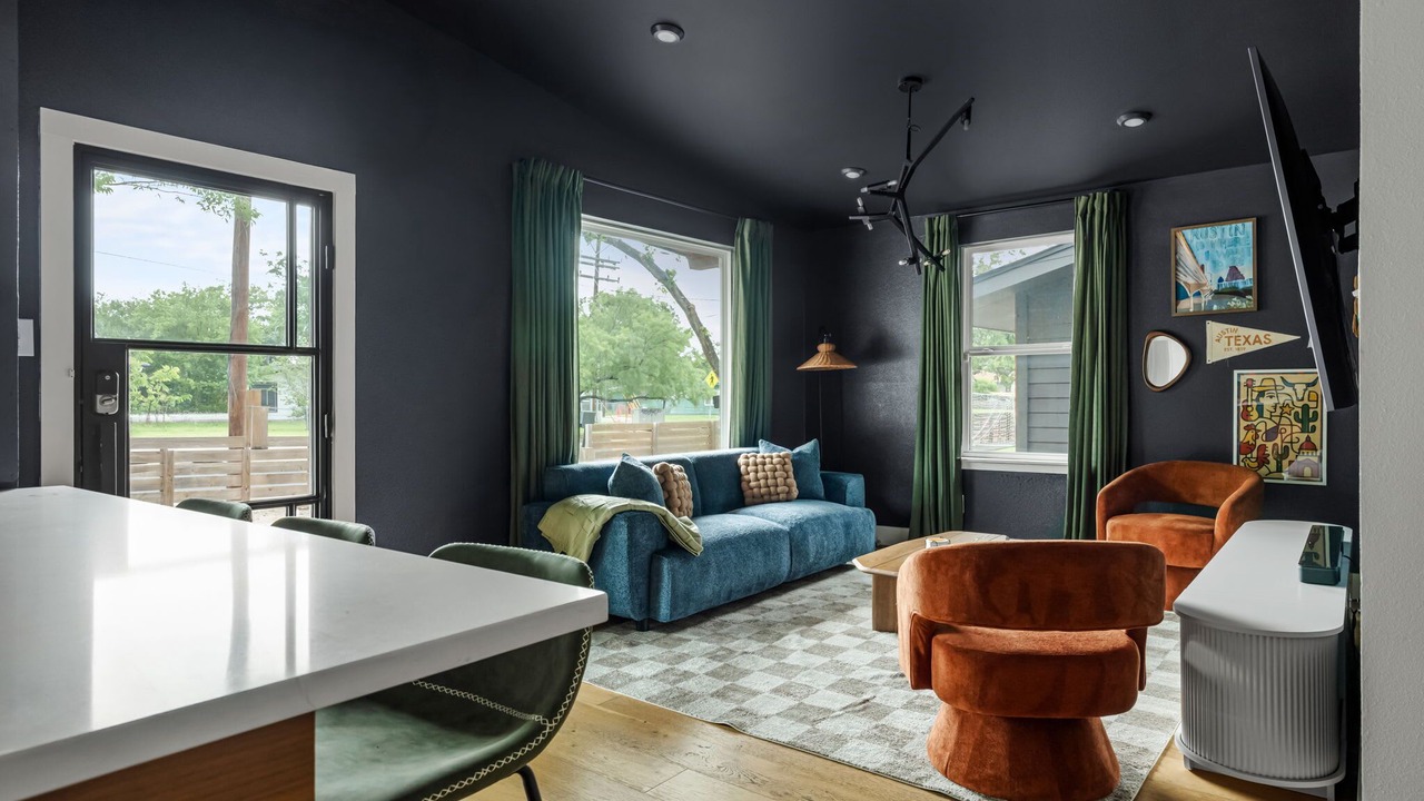 Photo of Livingroom in MLK