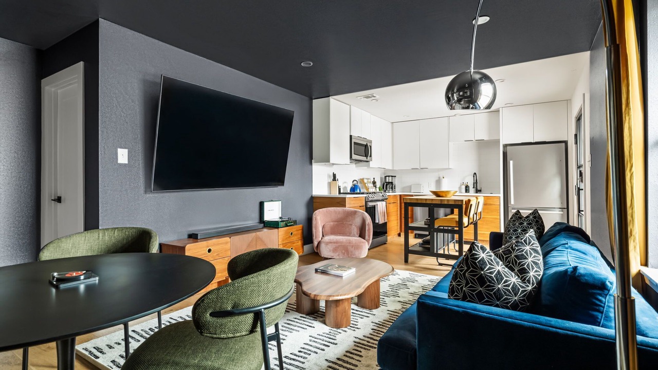 Photo of Livingroom in MLK
