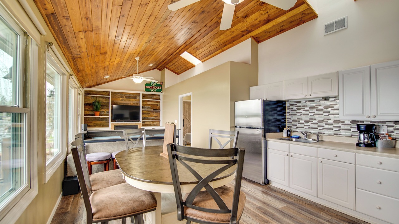 Photo of Kitchen in Twin Lakes