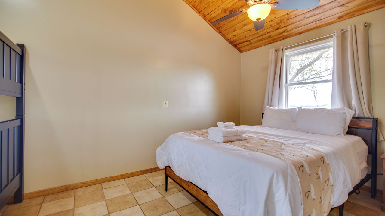 Photo of Bedroom in Twin Lakes