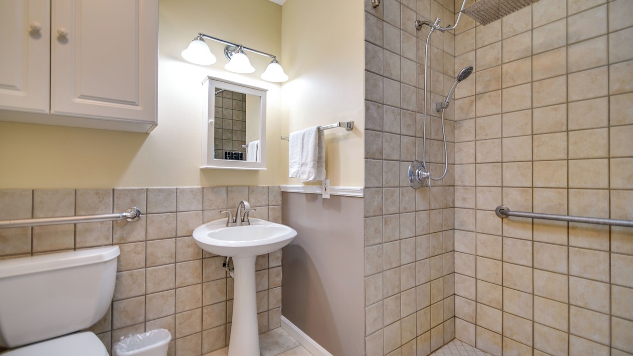 Photo of Bathroom in Twin Lakes