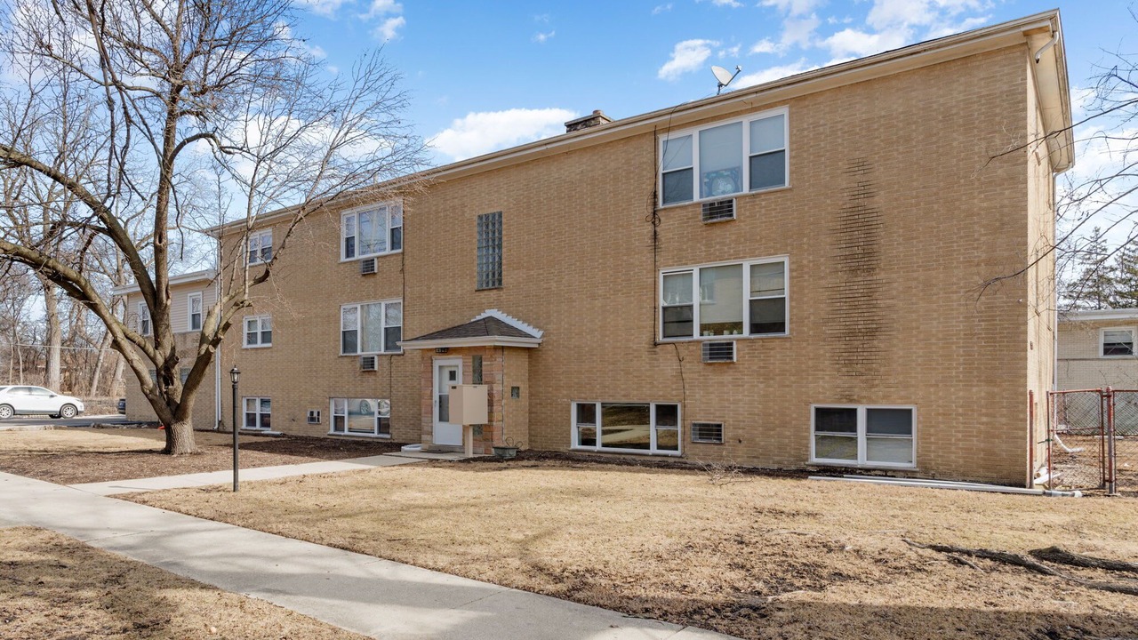 Photo of Outdoor in Lombard