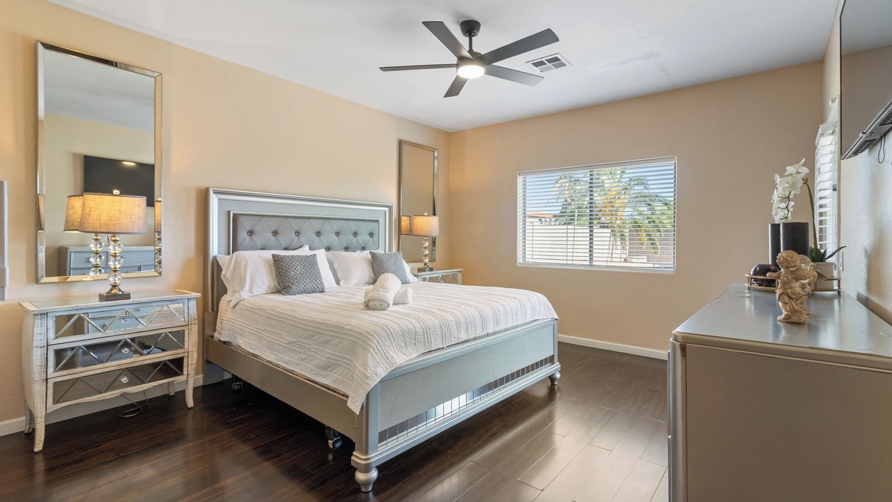 Photo of Bedroom in Paradise Valley Village