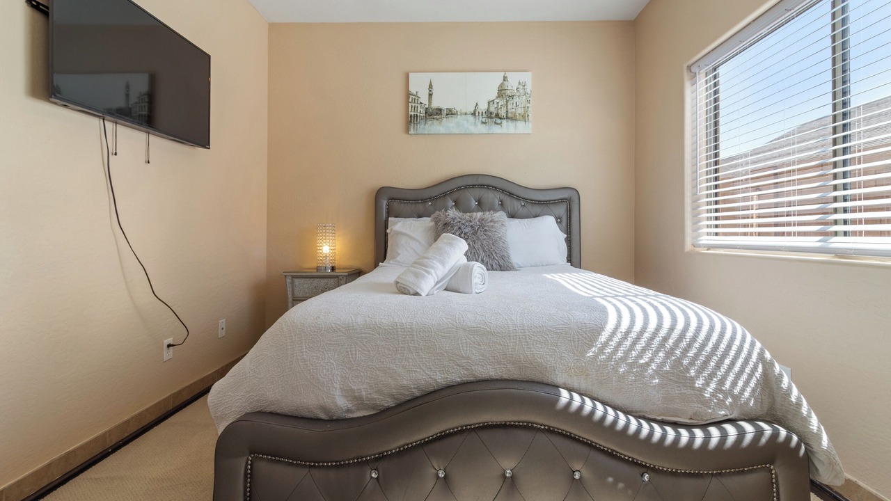 Photo of Bedroom in Paradise Valley Village