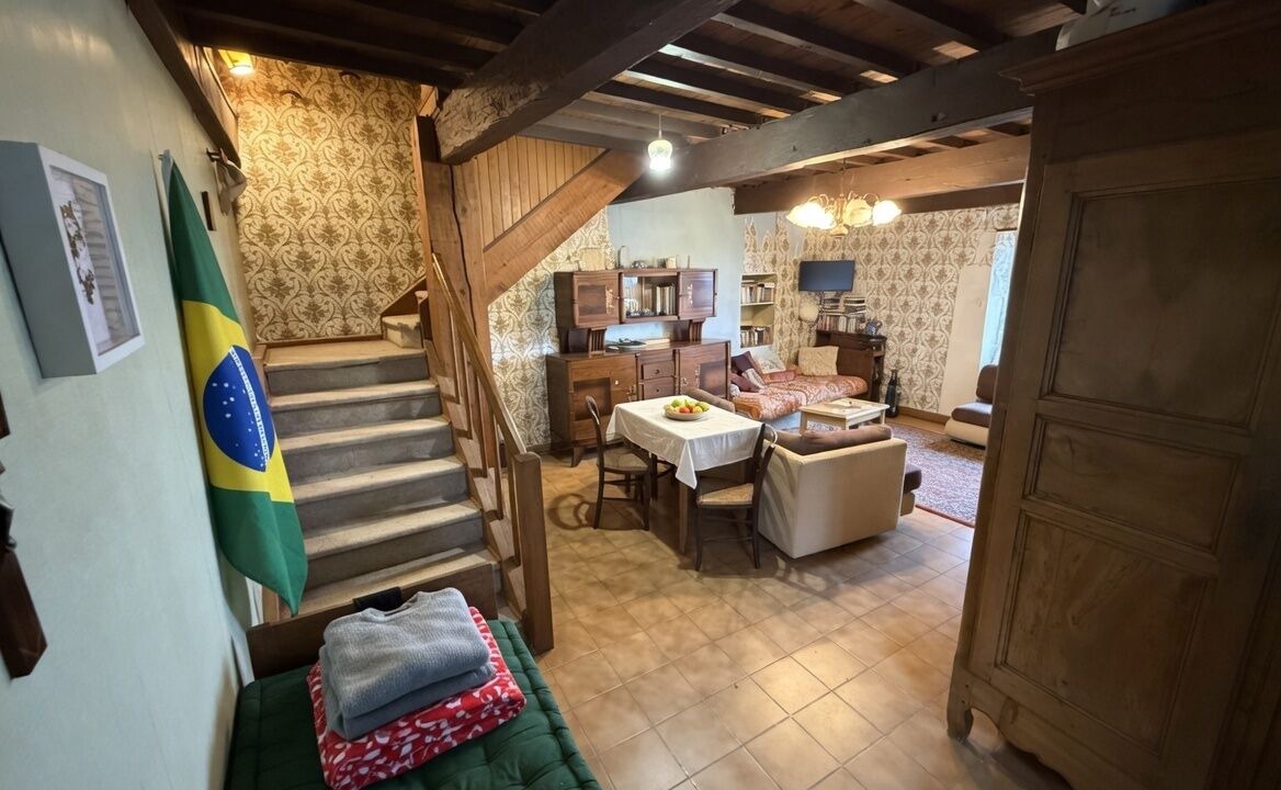 Photo of Livingroom in Saint-Michel-de-Chabrillanoux