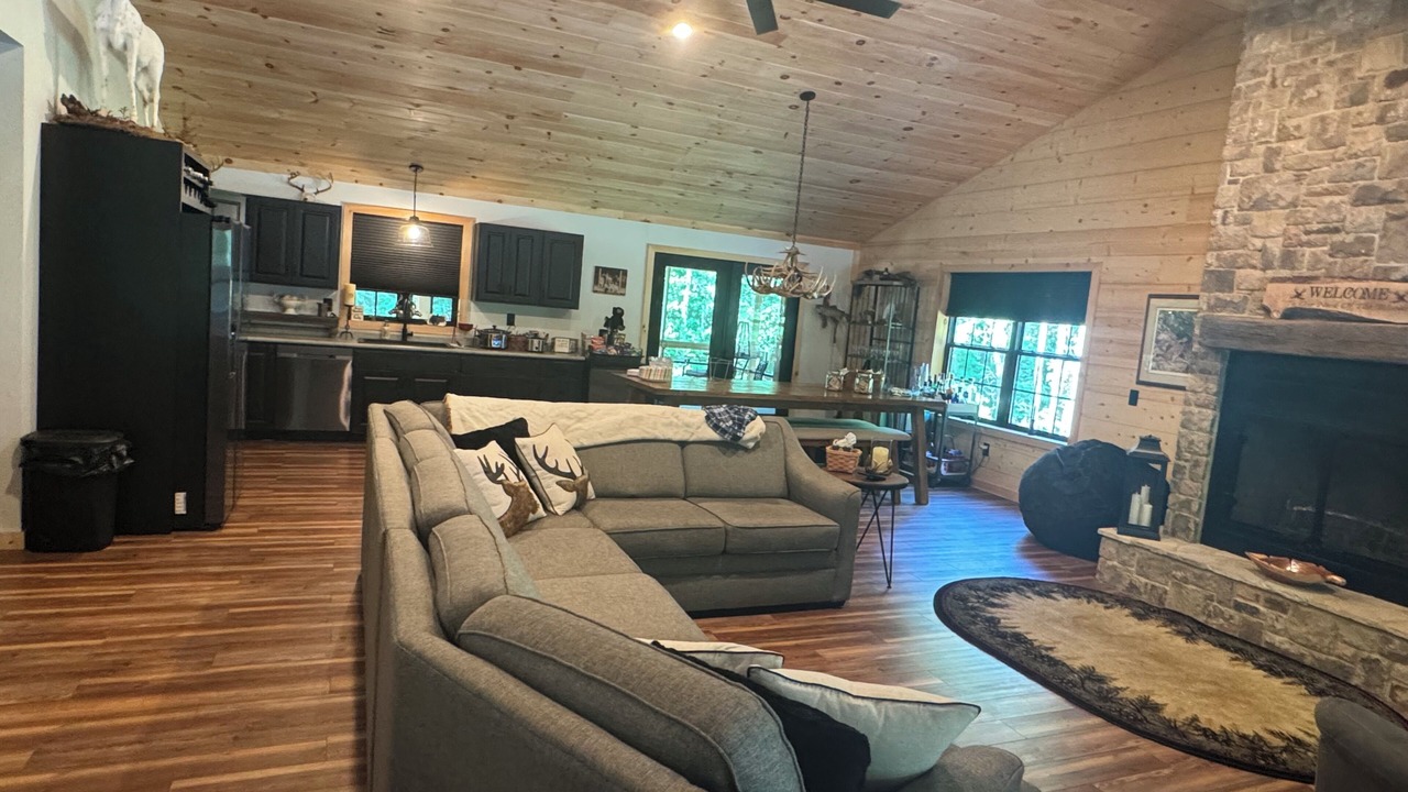 Photo of Livingroom in Munson