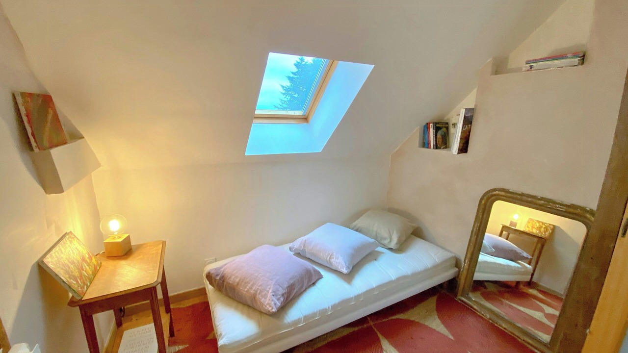 Photo of Bedroom in Moulins-le-Carbonnel