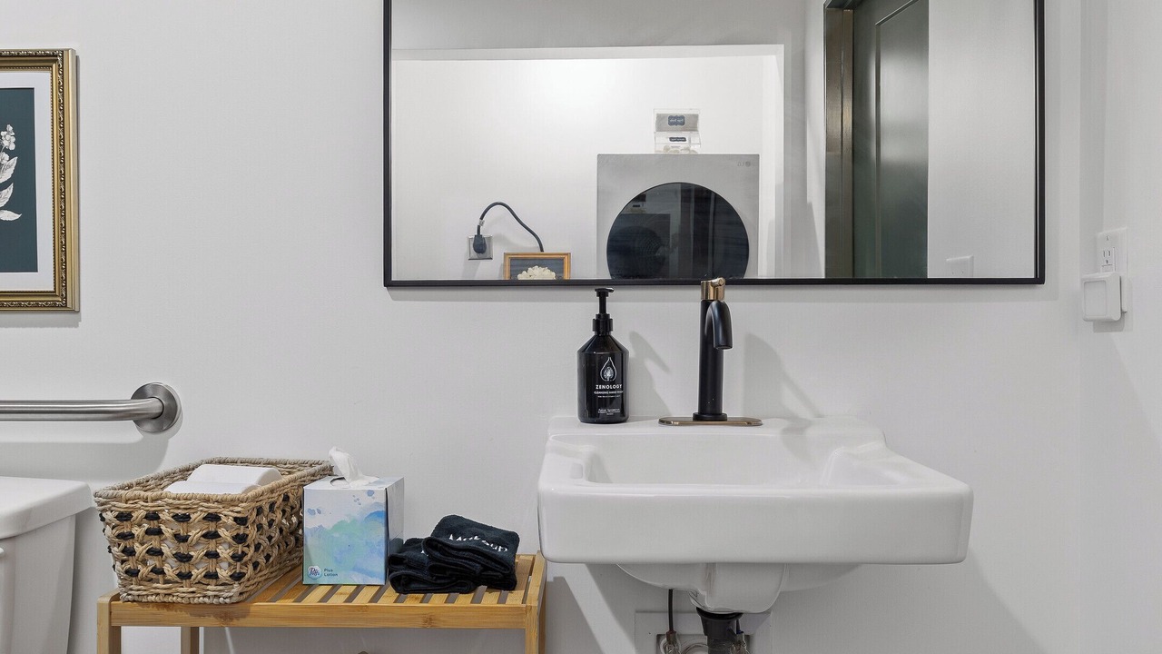 Photo of Bathroom in Downtown Chattanooga