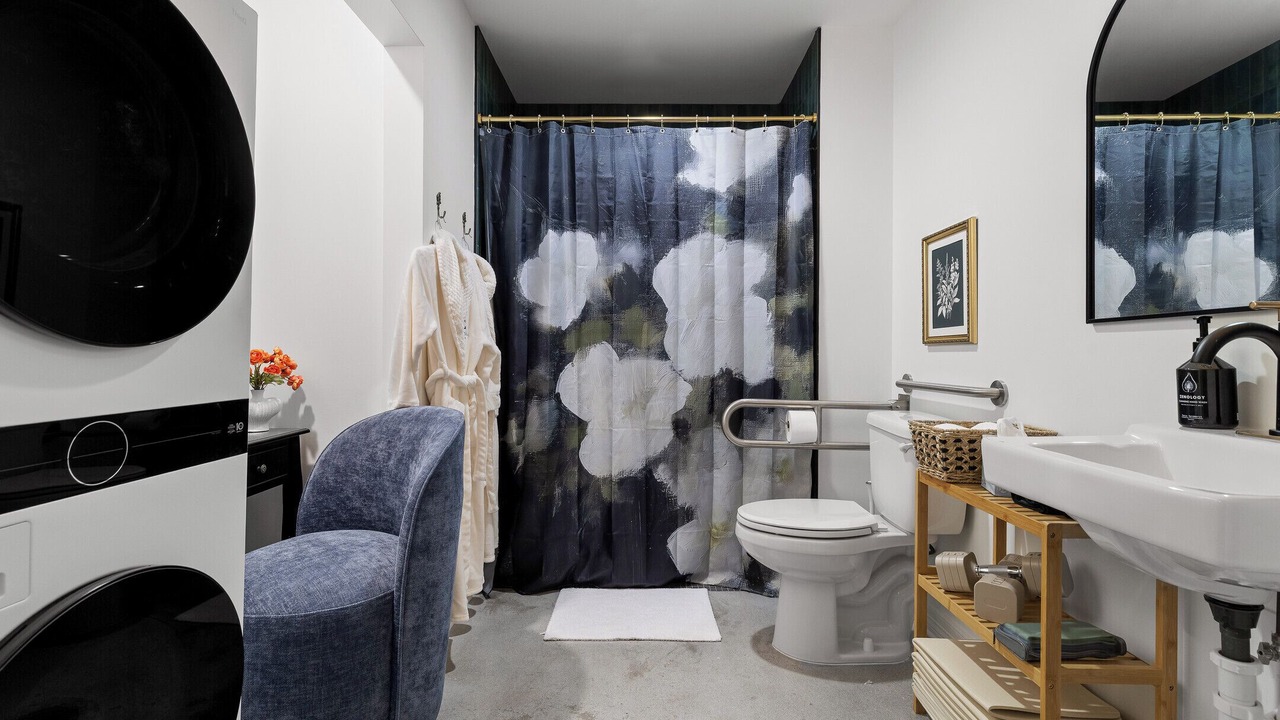 Photo of Bathroom in Downtown Chattanooga