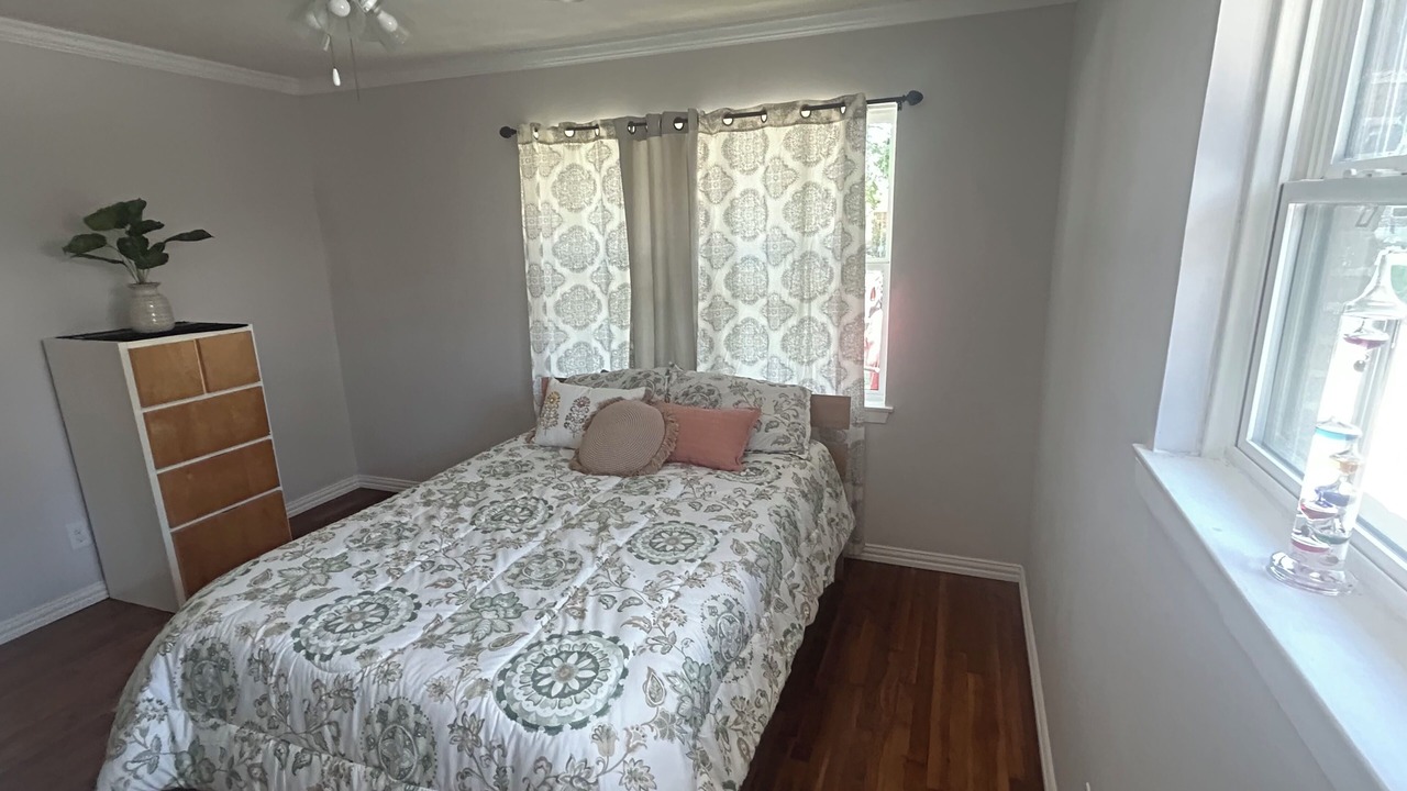 Photo of Bedroom in Garden Oaks