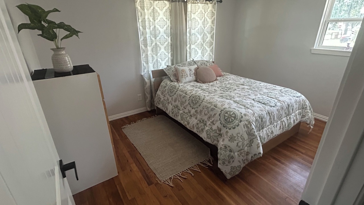 Photo of Bedroom in Garden Oaks