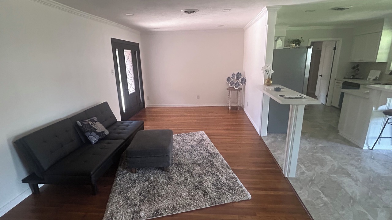 Photo of Livingroom in Garden Oaks