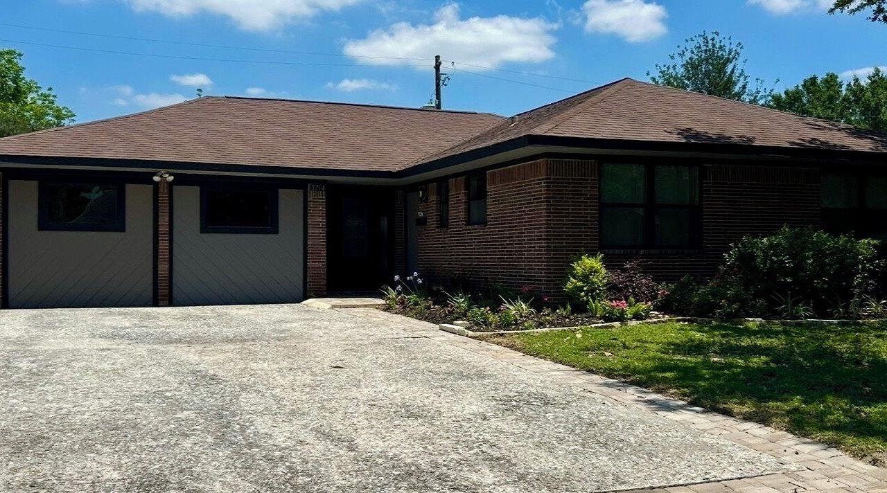 Photo of Outdoor in Garden Oaks
