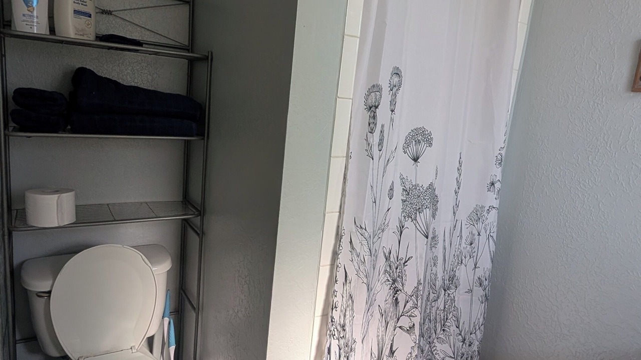Photo of Bathroom in Cache