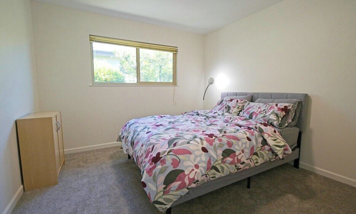 Photo of Bedroom in Alameda