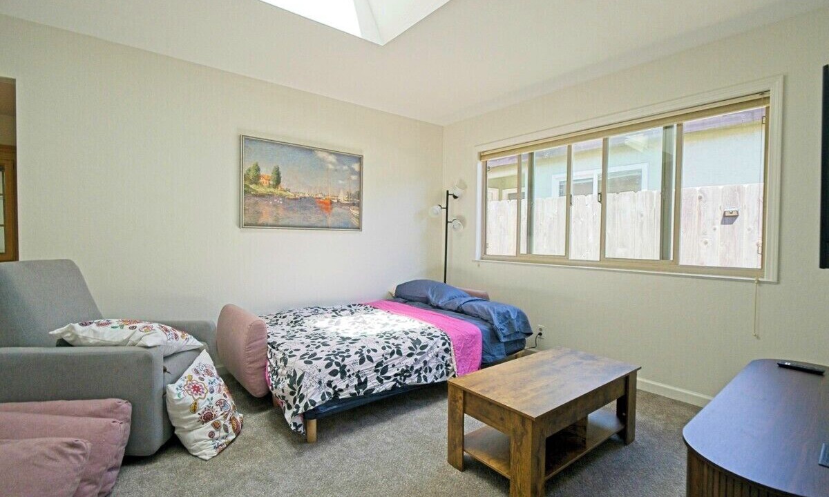 Photo of Bedroom in Alameda