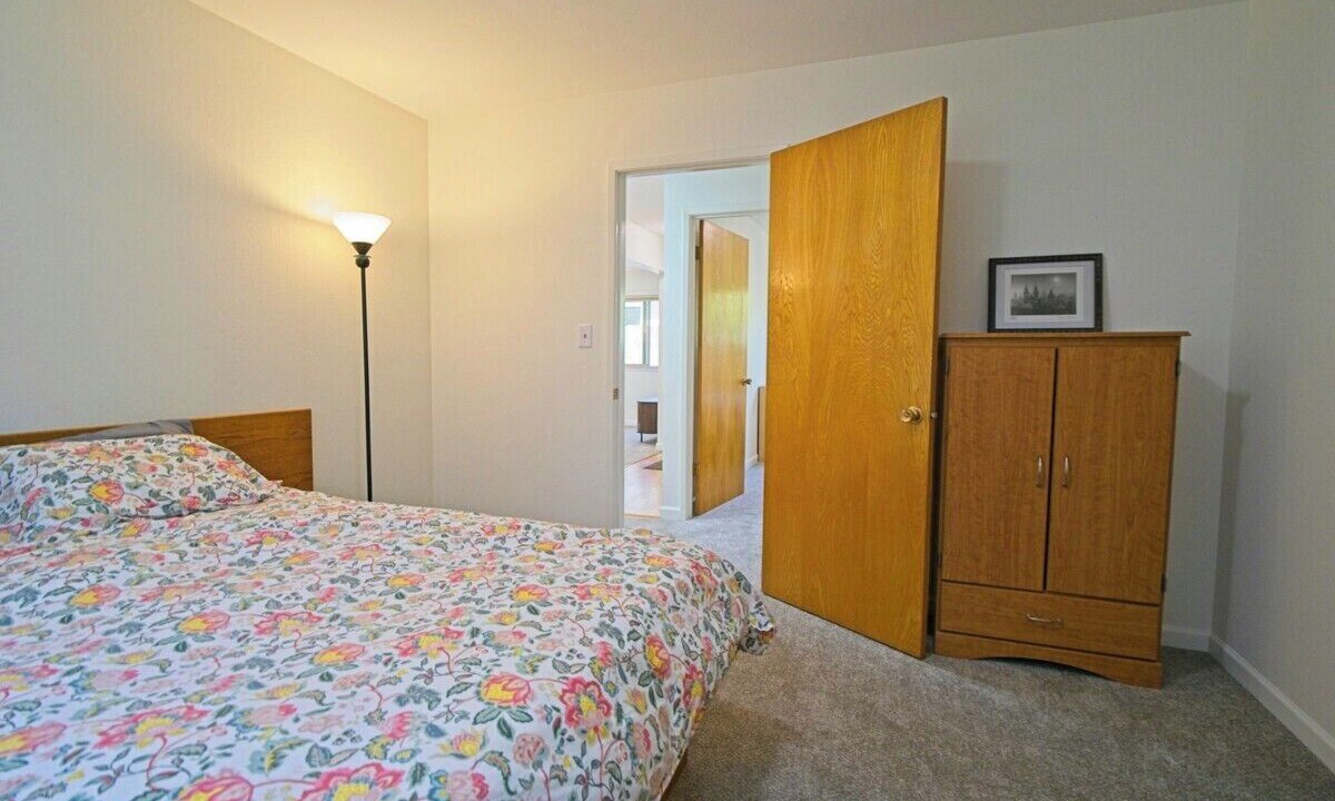 Photo of Bedroom in Alameda