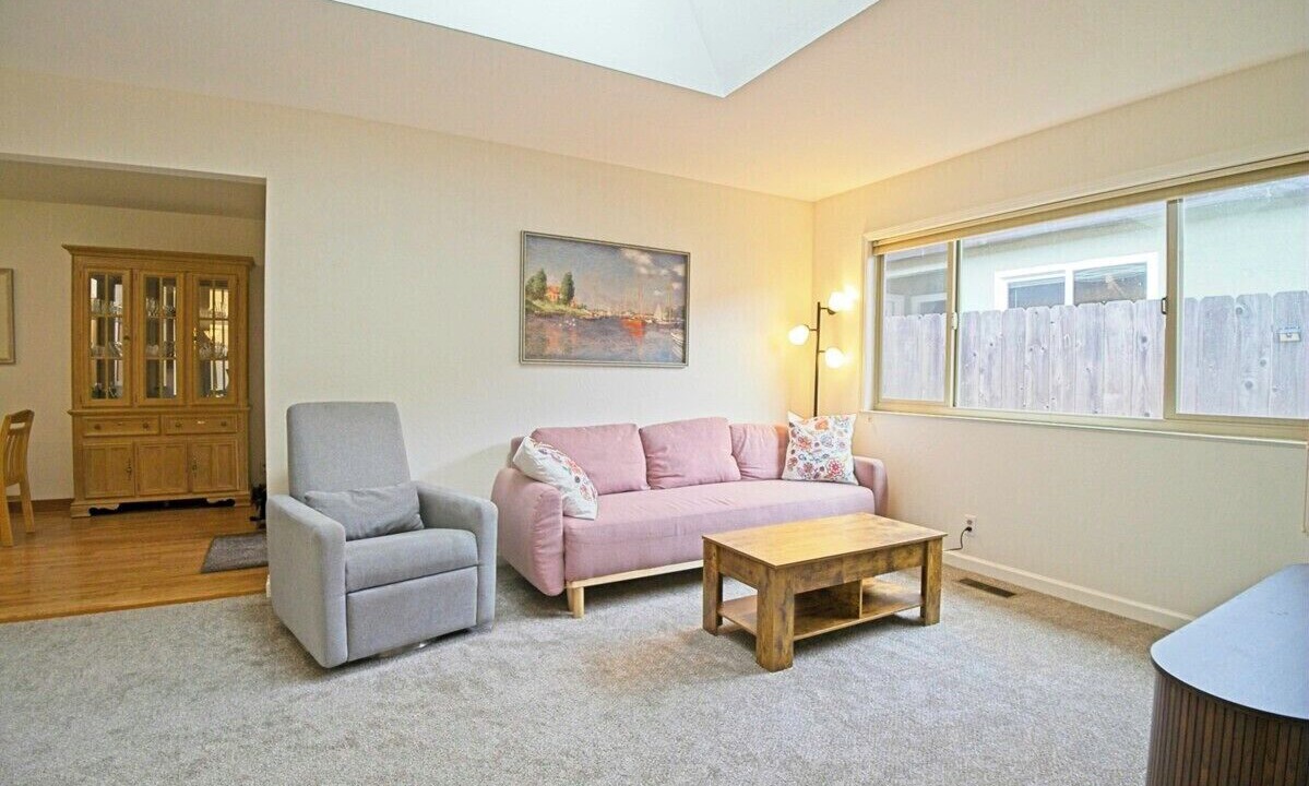 Photo of Livingroom in Alameda