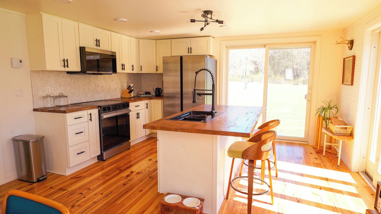 Photo of Kitchen in Parksville