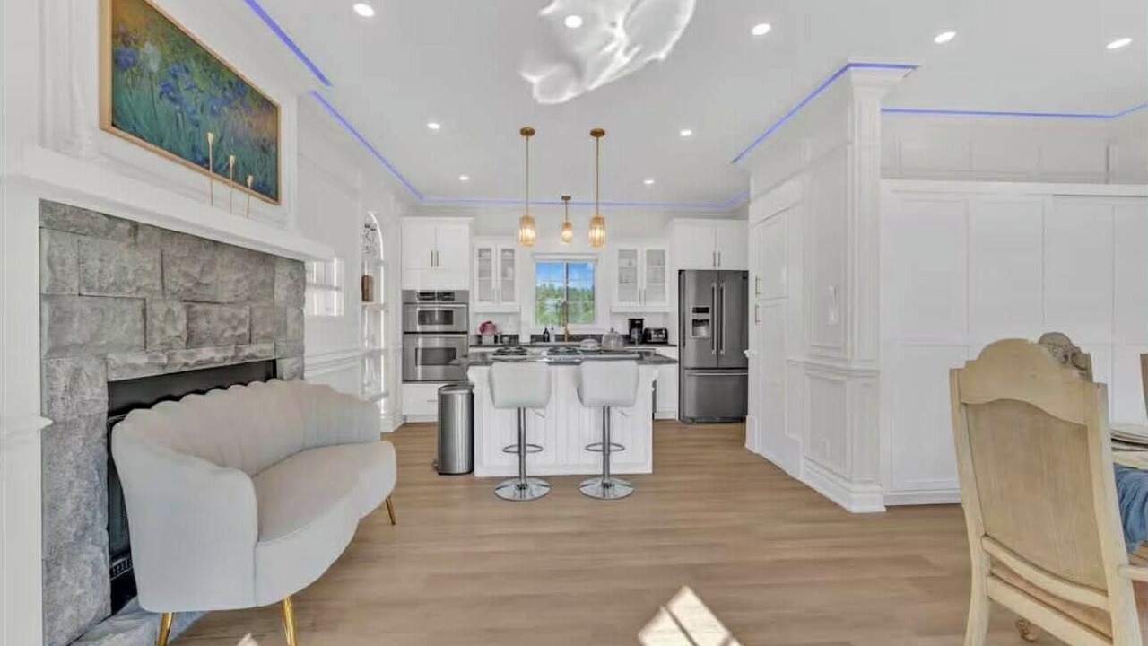 Photo of Livingroom in Town of Essex