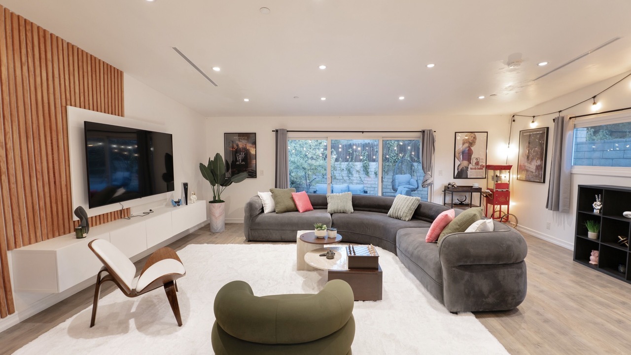 Photo of Livingroom in Burbank