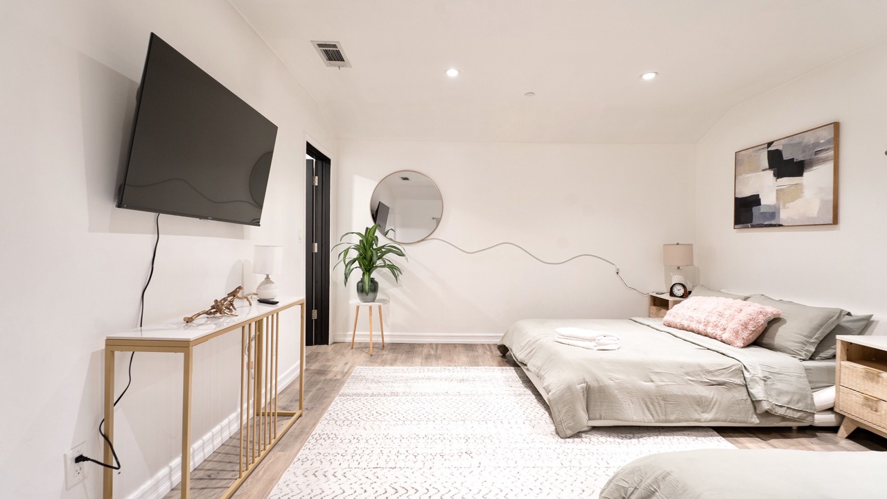 Photo of Bedroom in Burbank