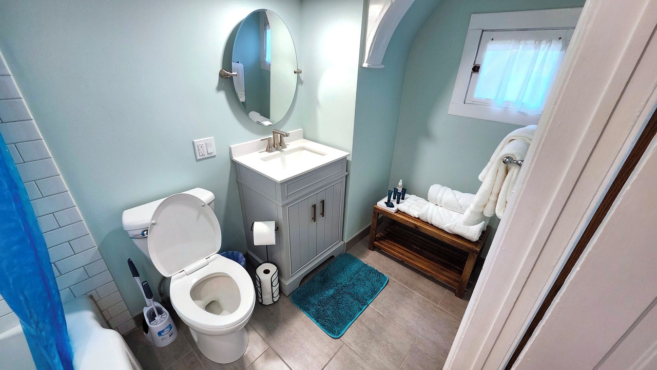 Photo of Bathroom in Oak Park