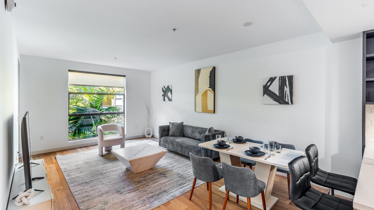 Photo of Livingroom in Beverly Hills