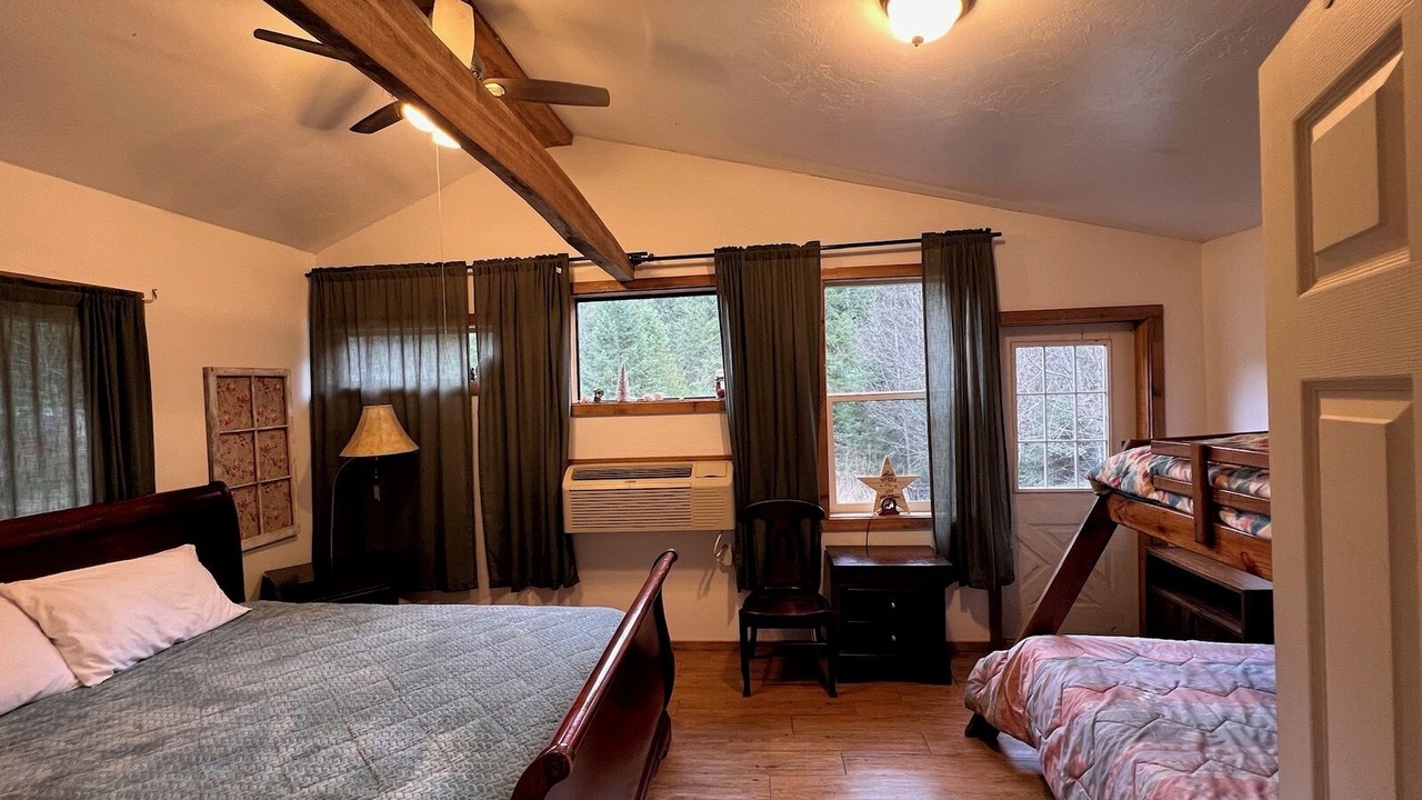 Photo of Bedroom in Clark Fork