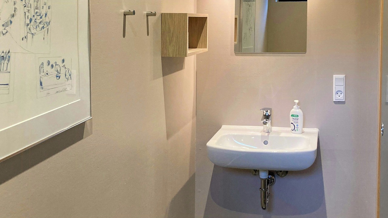 Photo of Bathroom in Give