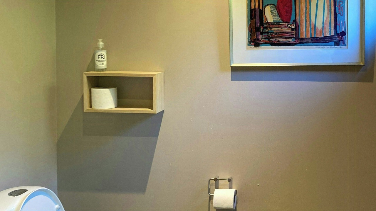 Photo of Bathroom in Give