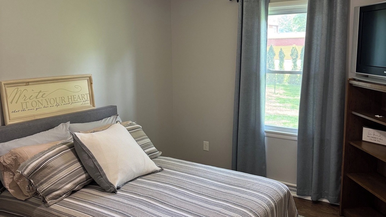 Photo of Bedroom in Edwardsville
